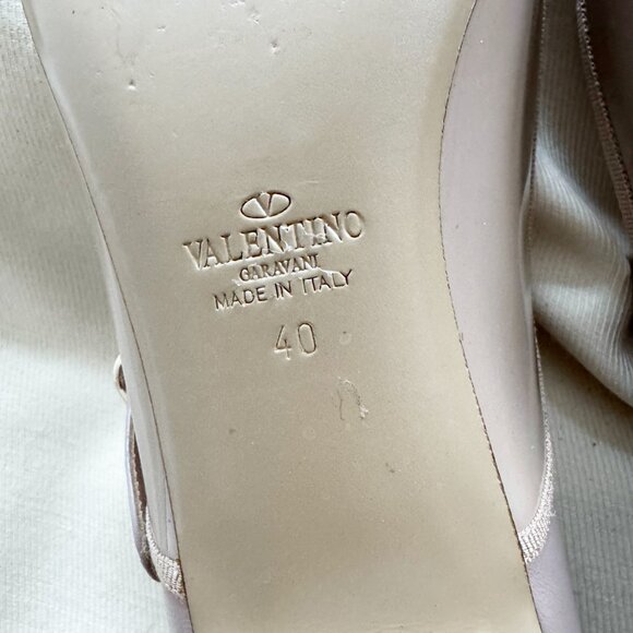 Valentino Garavani Plain Two-Tone Leather Mary Jane Pumps in Nude, size 40 - Picture 5 of 7